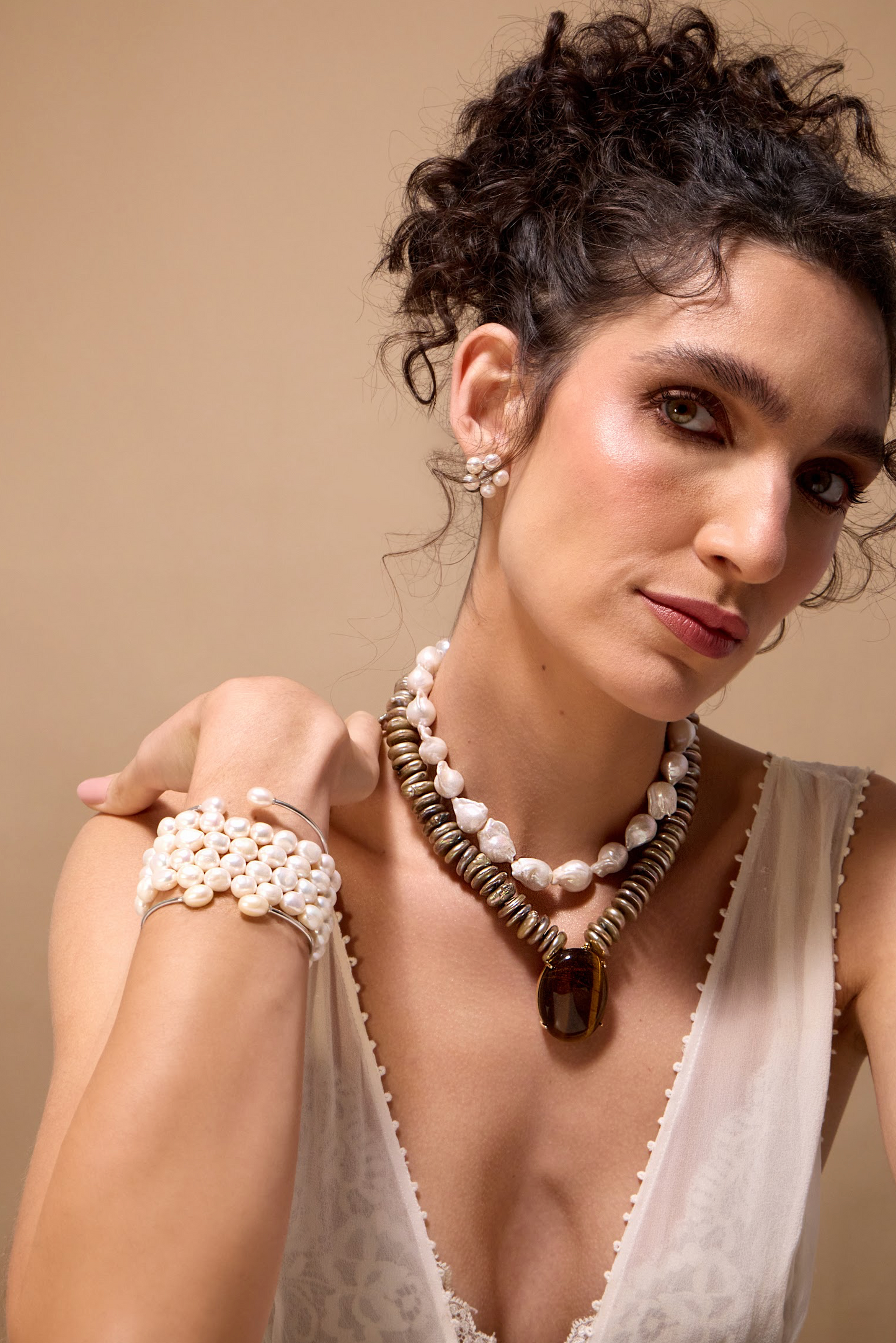 Freshwater Pearl Necklace with Tiger Eye Pendant